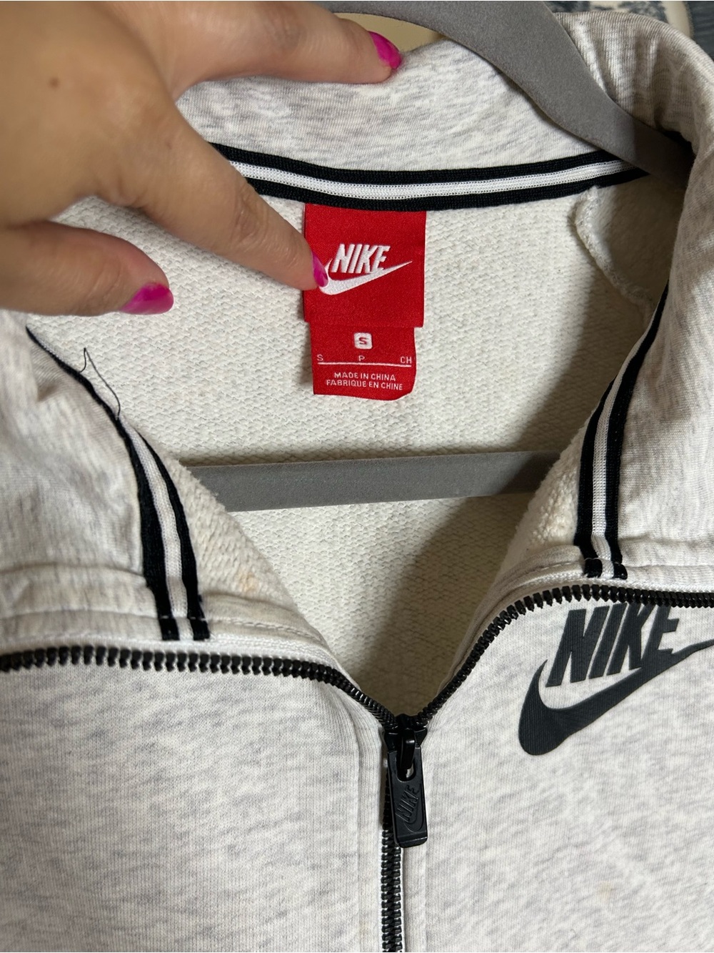 NIKE- quarter zip pullover - Picture 2 of 10